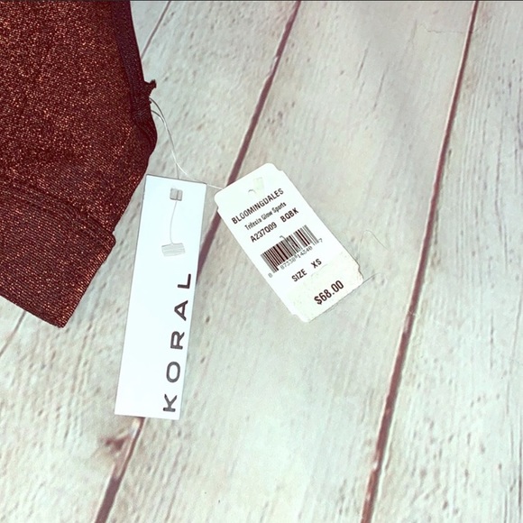 💕 NWT $200 Skull Leggings and 2 sports bras💕 - Picture 7 of 8